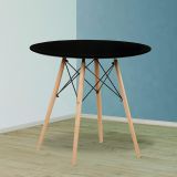 Conjunto Mesa y Sillas Nórdicas: Mesa Negra (80x80x76 cm) + 4 Sillas Negras con Patas de Madera Haya (46,5 x 48 x 82 cm)